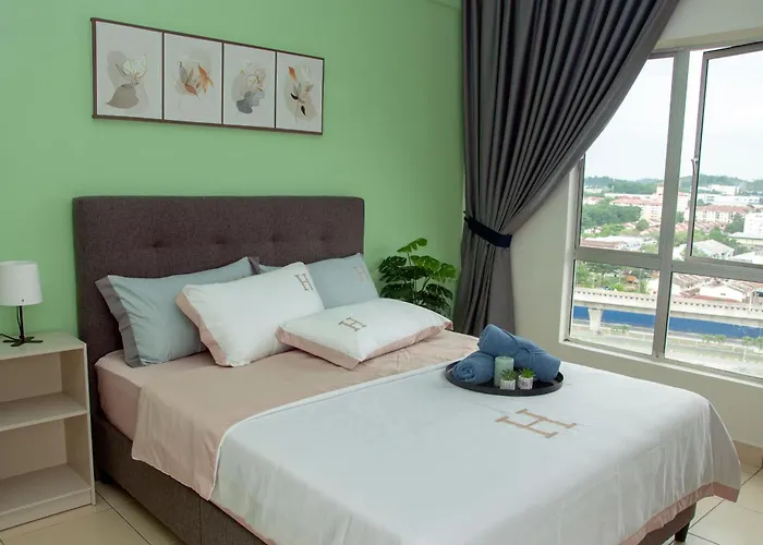 Five H Family Service Apartment